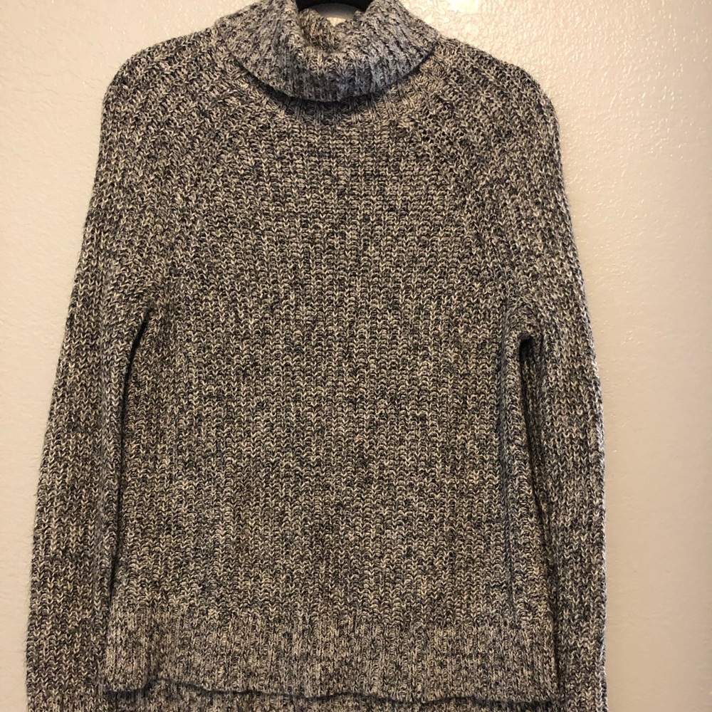 Cute, classic, grey turtleneck
